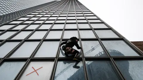 El conocido como 'spiderman francés', Alain Robert El conocido como 'spiderman francés', Alain Robert