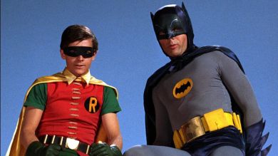 Burt Ward, el actor que hizo de Robin en la serie de los 60, confiesa que le obligaron a tomar pastillas para encoger su pene