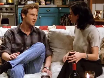 Stan Kirsch y Courteney Cox en 'Friends' Stan Kirsch y Courteney Cox en 'Friends'