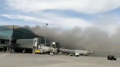 Controlado el incendio en la cubierta del aeropuerto de Alicante sin causar heridos