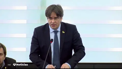 Rifirrafe entre Carles Puigdemont y Dolors Montserrat en la Eurocámara Rifirrafe entre Carles Puigdemont y Dolors Montserrat en la Eurocámara