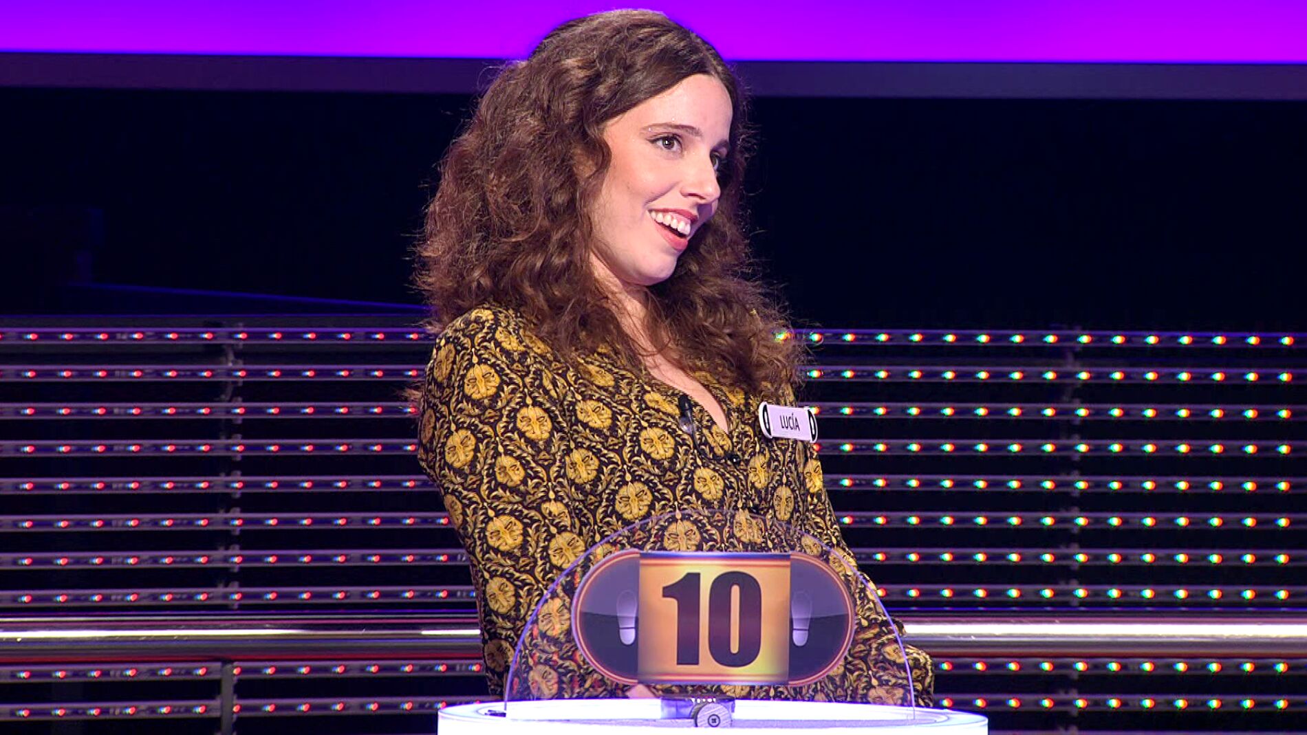 &iquest;Es italiana? Luc&iacute;a trata de confundir a Arturo Valls en '&iexcl;Ahora caigo!' 