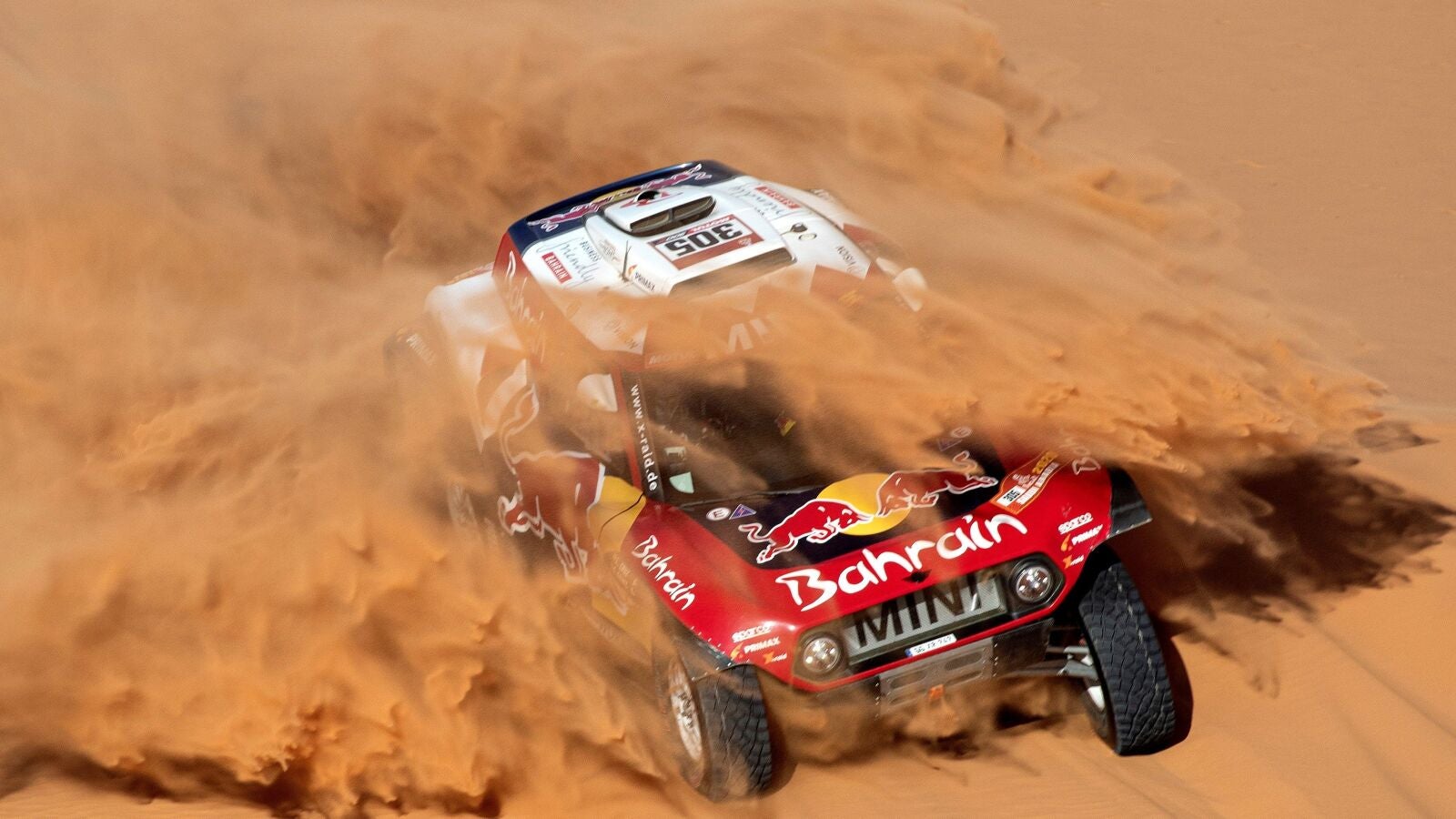 Carlos Sainz gana la etapa 10 del Rally Dakar y le mete 18 minutos a Al-Attiyah en la general