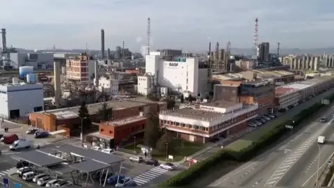 Es el cuarto accidente en un año en los polígonos petroquímicos de Tarragona Es el cuarto accidente en un año en los polígonos petroquímicos de Tarragona
