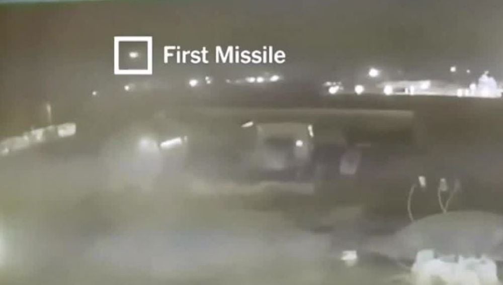 Un vídeo muestra cómo dos misiles iraníes golpearon a avión ucraniano