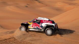 Carlos Sainz, en acci&oacute;n en las dunas de Arabia Saud&iacute;