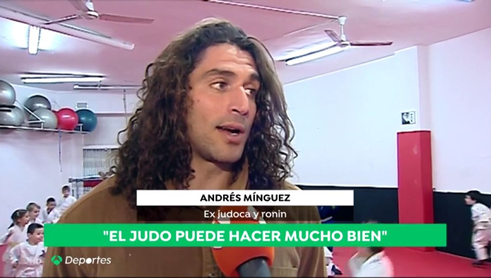 Andrés, el judoka profesional que enseña a las jóvenes indias a defenderse: "