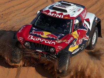 Carlos Sainz, en acción en la etapa 11 del Dakar