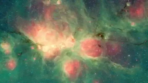 Jubilan al telescopio Spitzer de la NASA tras 16 años dejando imágenes impresionantes Jubilan al telescopio Spitzer de la NASA tras 16 años dejando imágenes impresionantes