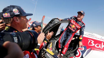 Carlos Sainz, nada más ganar el Dakar 2020