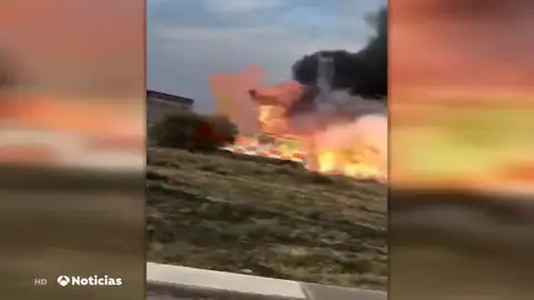 Investigan el incendio de una ambulancia con pasajeros en su interior Investigan el incendio de una ambulancia con pasajeros en su interior