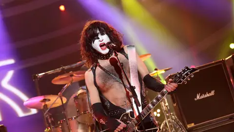 Mario Vaquerizo llena el plató de rock and roll con ‘I was made for lovin’ you baby’ de ‘Kiss’ Mario Vaquerizo llena el plató de rock and roll con ‘I was made for lovin’ you baby’ de ‘Kiss’