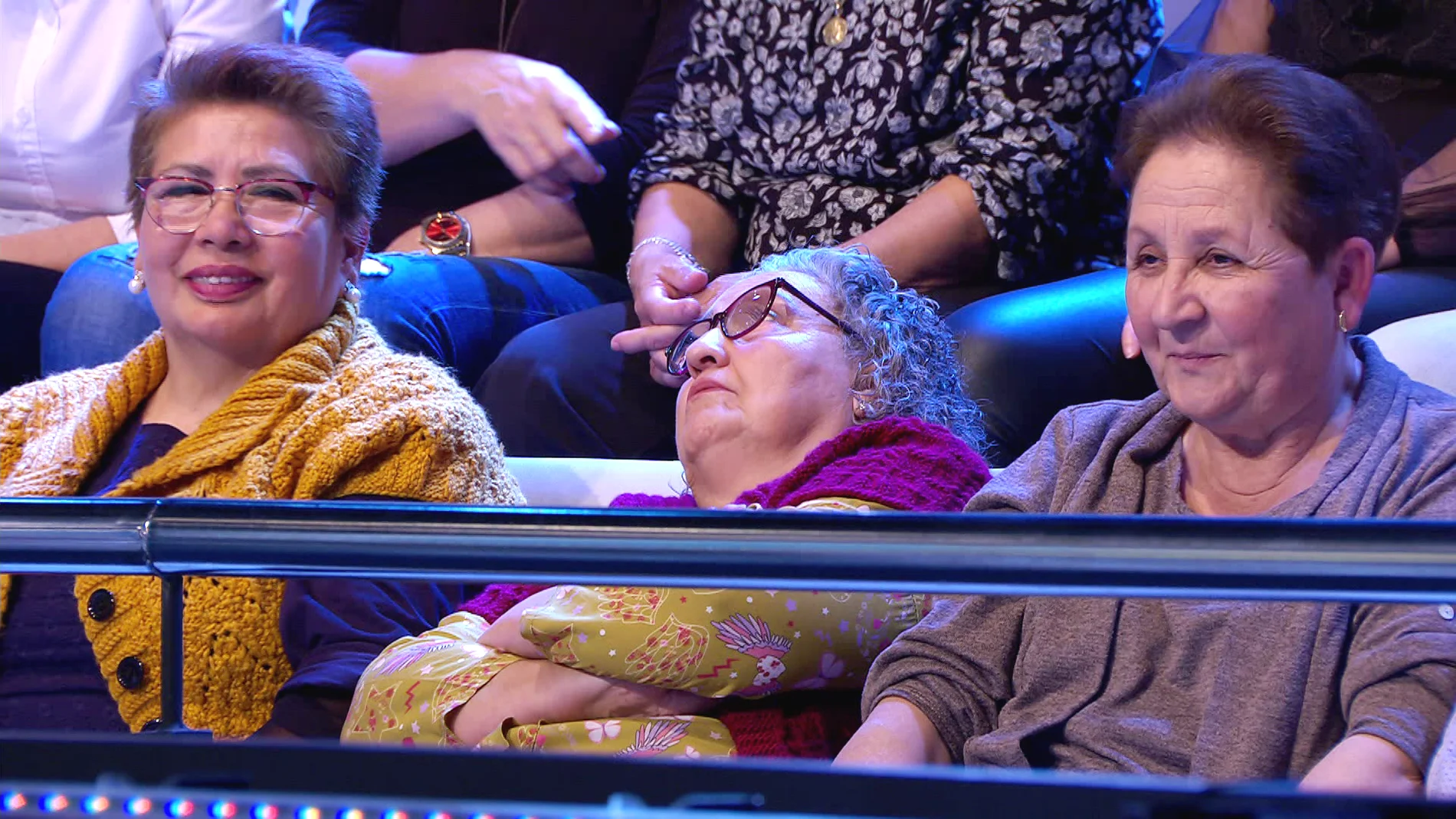 La siesta "de babilla y camisón" de una señora entre el público de '¡Ahora caigo!'