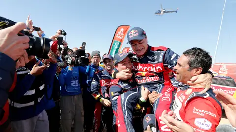 Carlos Sainz, emocionado tras ganar el Dakar 2020 Carlos Sainz, emocionado tras ganar el Dakar 2020