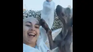 Imagen de la joven que ha compartido su alegría por superar el cáncer en Twitter Imagen de la joven que ha compartido su alegría por superar el cáncer en Twitter