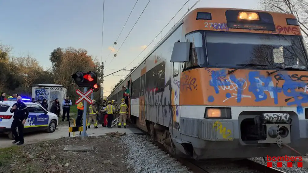 Un tren choca contra una barra hormig&oacute;n entre Tordera y Ma&ccedil;anet, sin heridos