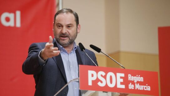 Jos&eacute; Luis &Aacute;balos en un acto del PSOE en Murcia