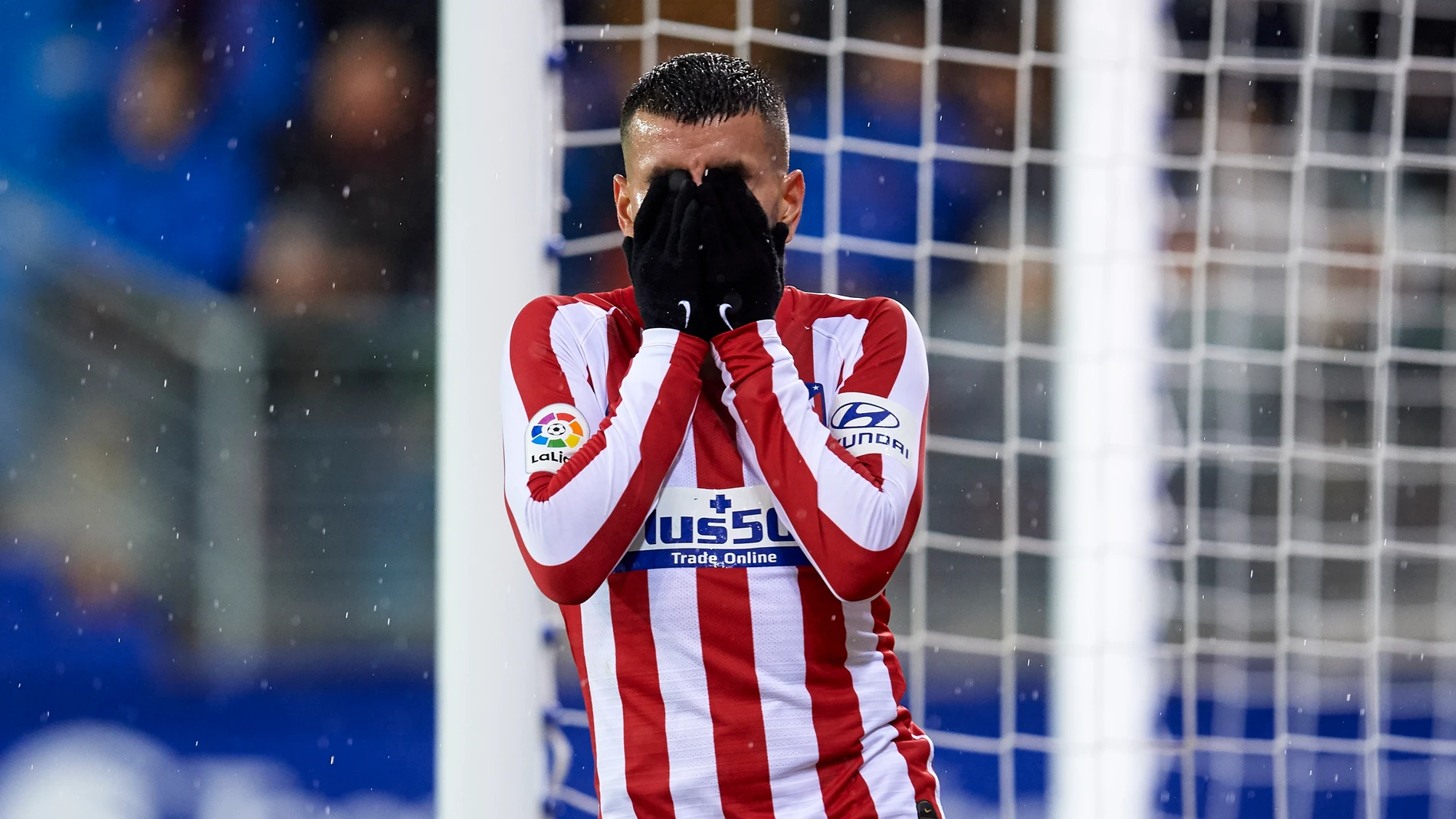 Correa se lamenta de una ocasión fallada Correa se lamenta de una ocasión fallada