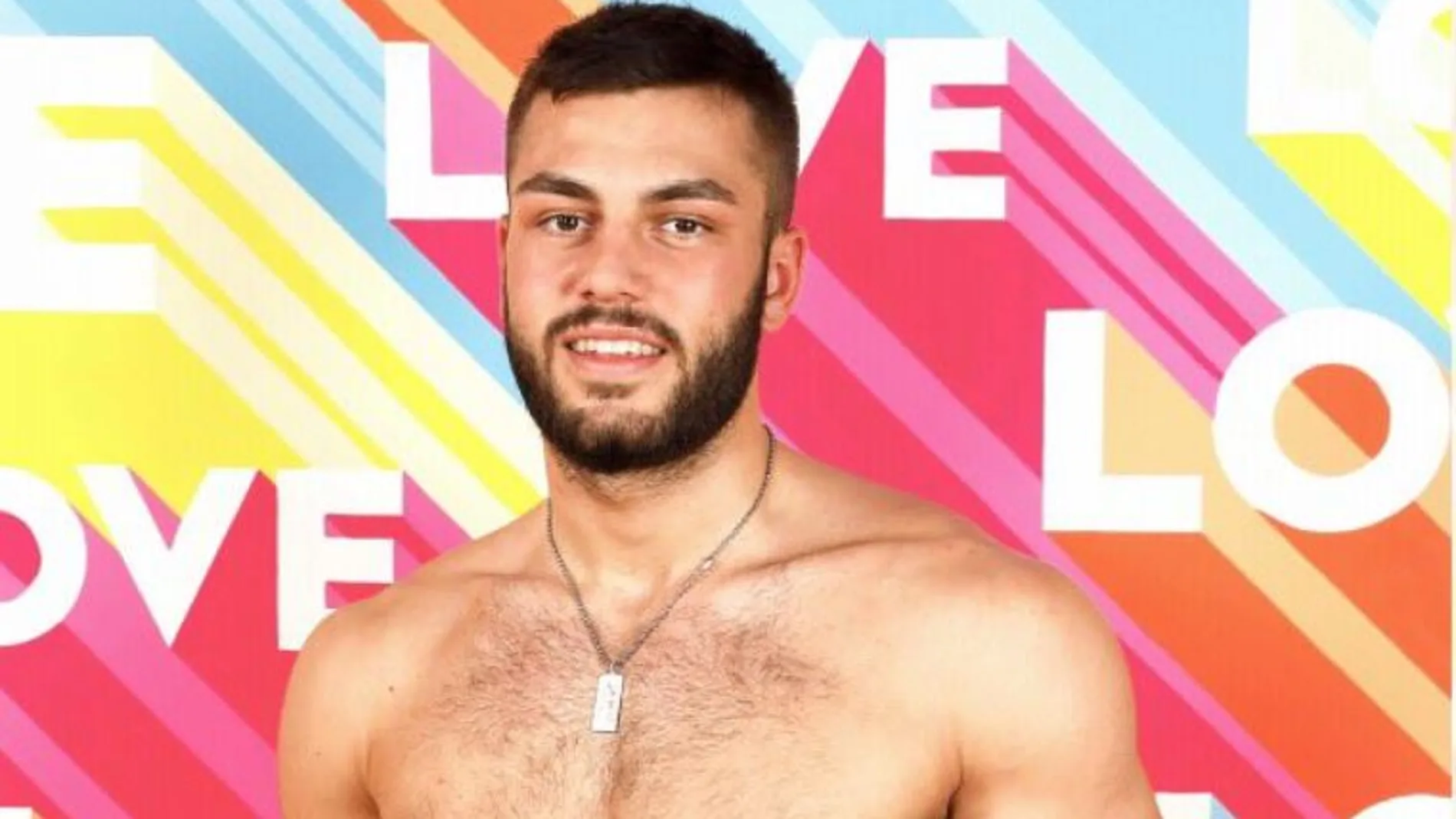 Finn Tapp, jugador del Oxford City y participante de 'Love Island' Finn Tapp, jugador del Oxford City y participante de 'Love Island'