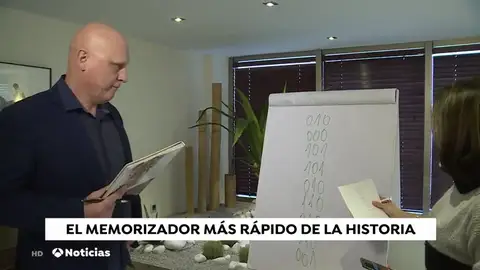 Ramón Campayo, campeón mundial de memorización: "Con dos horas diarias puedes preparar cualquier oposición" Ramón Campayo, campeón mundial de memorización: "Con dos horas diarias puedes preparar cualquier oposición"
