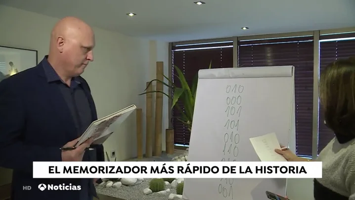Ramón Campayo, campeón mundial de memorización: "Con dos horas diarias puedes preparar cualquier oposición" Ramón Campayo, campeón mundial de memorización: "Con dos horas diarias puedes preparar cualquier oposición"
