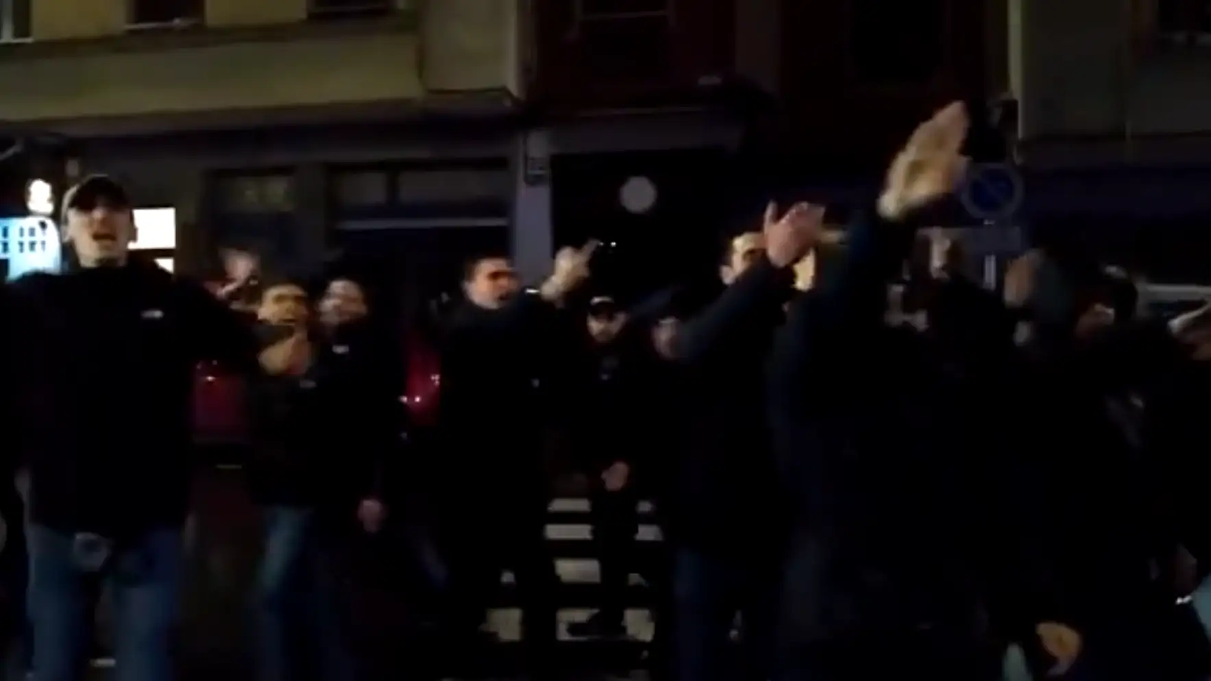 Radicales del Frente Atlético realizan el saludo nazi Fútbol