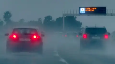 Una treintena de carreteras, entre ellas la A-7 en Alicante, permanece cortada Una treintena de carreteras, entre ellas la A-7 en Alicante, permanece cortada