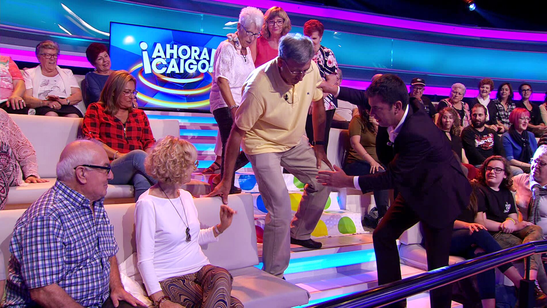 El juego del 'Twister' causa un lesionado en '&iexcl;Ahora caigo!'