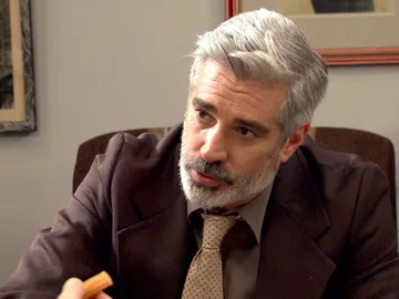 Lenin advierte a Guillermo de su peligroso plan Lenin advierte a Guillermo de su peligroso plan