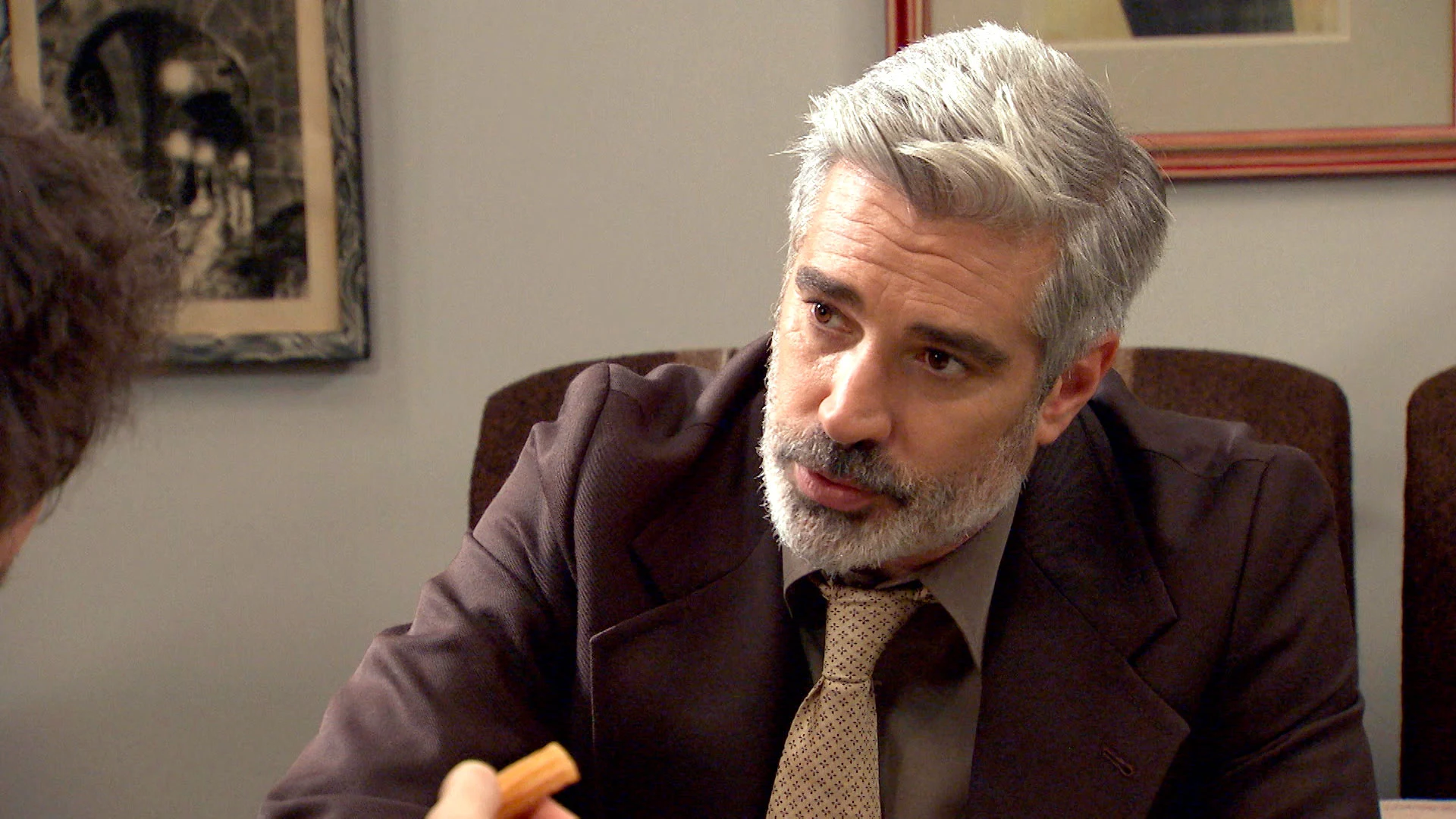 Lenin advierte a Guillermo de su peligroso plan Lenin advierte a Guillermo de su peligroso plan