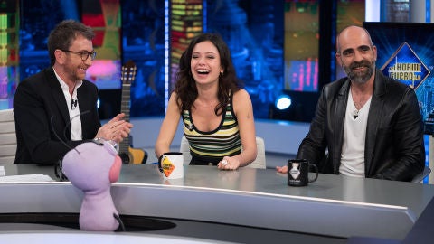 Luis Tosar, muy sorprendido por el objeto que Anna Castillo robó con 12 años