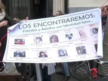 Manifestación de las familias de bebés robados Manifestación de las familias de bebés robados