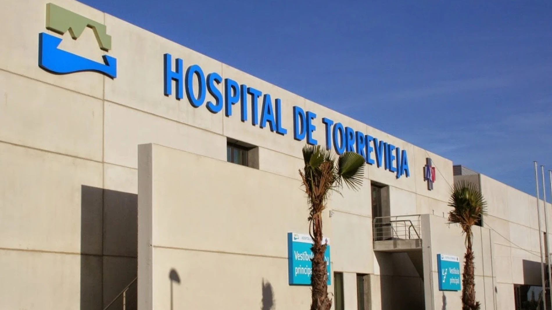 El Hospital de Torrevieja en una imagen de archivo El Hospital de Torrevieja en una imagen de archivo