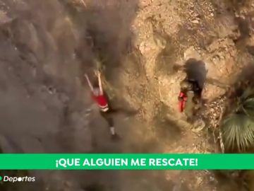 Una excursionista, salvada un segundo antes de precipitarse por un acantilado en una zona montañoza de Los Ángeles