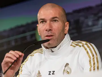 Zinedine Zidane, durante una rueda de prensa. Zinedine Zidane, durante una rueda de prensa.