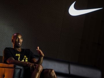 Kobe Bryant durante un acto de promoción con Nike