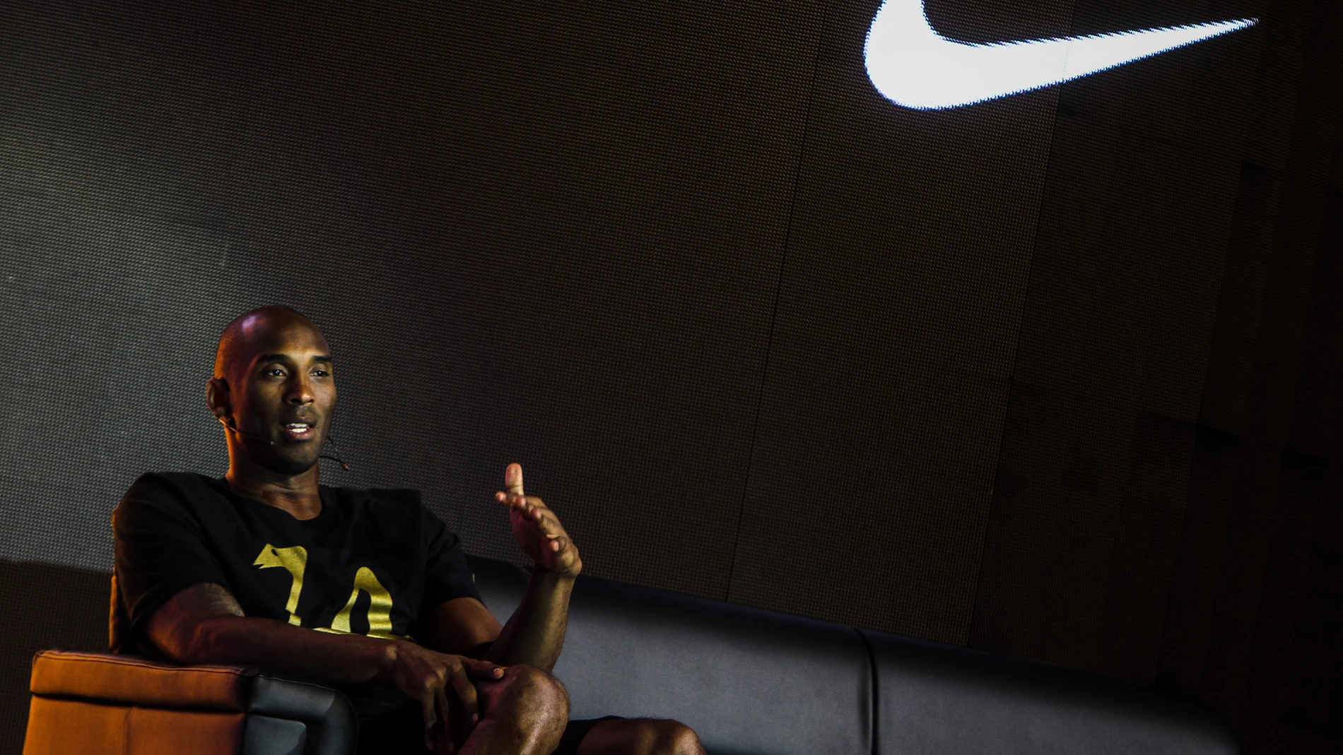 Kobe Bryant durante un acto de promoción con Nike Kobe Bryant durante un acto de promoción con Nike