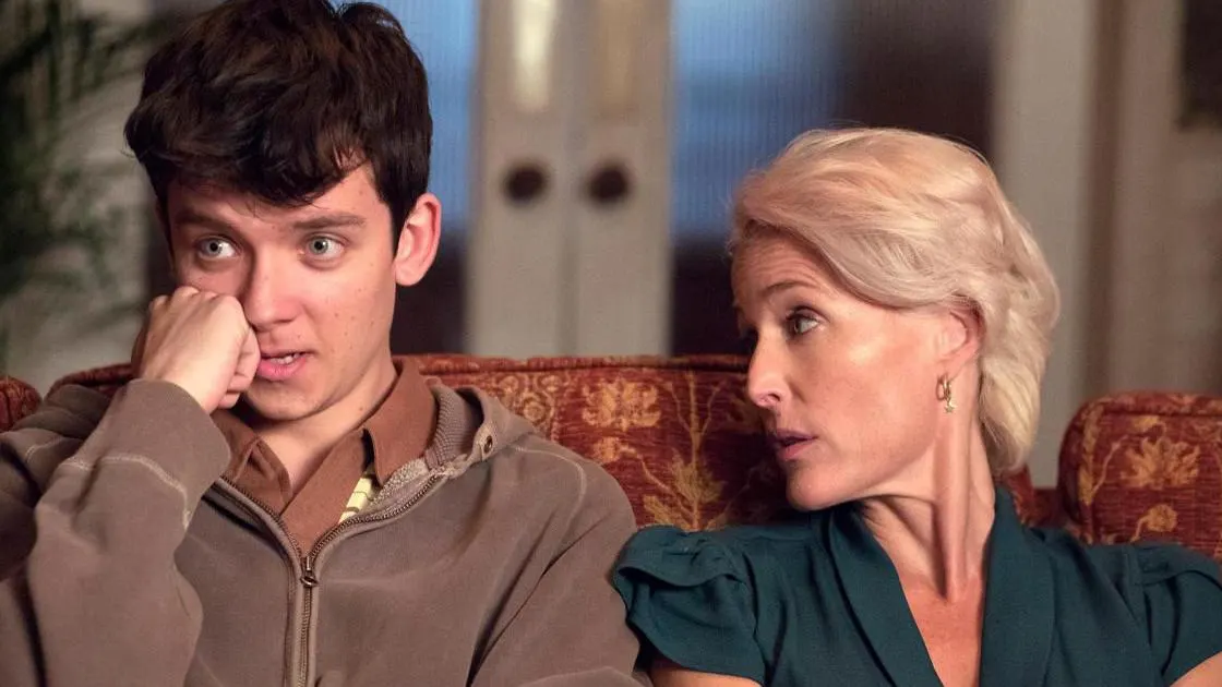 Asa Butterfield y Gillian Anderson en 'Sex Eduaction' Asa Butterfield y Gillian Anderson en 'Sex Eduaction'