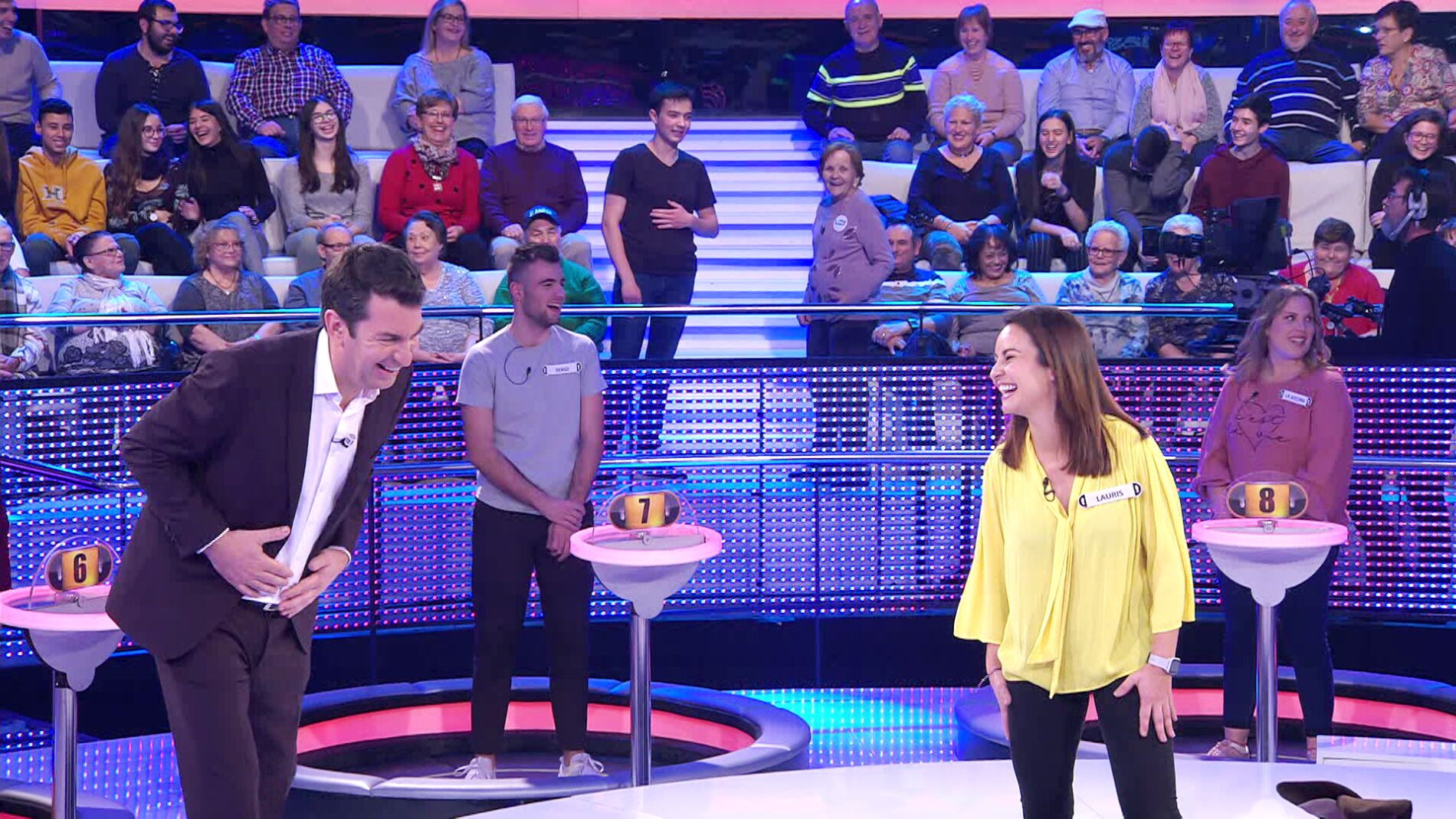 "Va a cambiar tu vida": Palmira Gog&oacute; ense&ntilde;a a un muchacho a bailar mambo en '&iexcl;Ahora caigo!' 