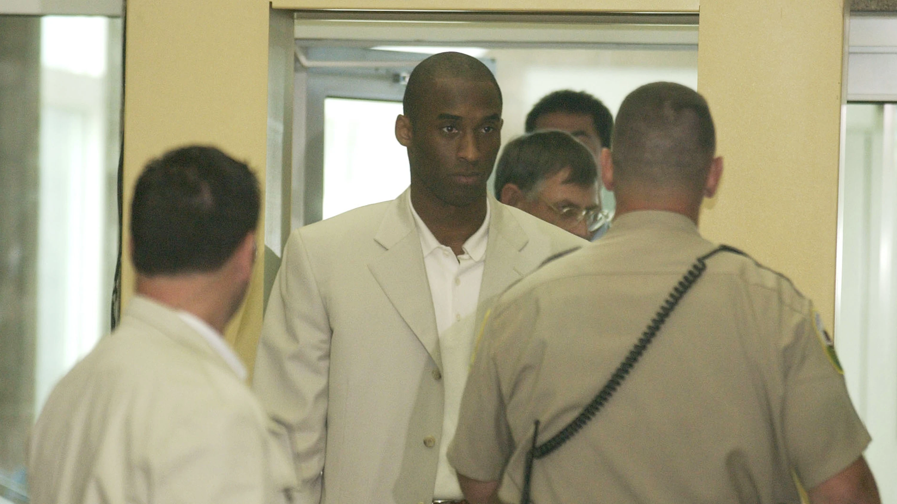 Kobe Bryant durante su juicio en 2003 Kobe Bryant durante su juicio en 2003