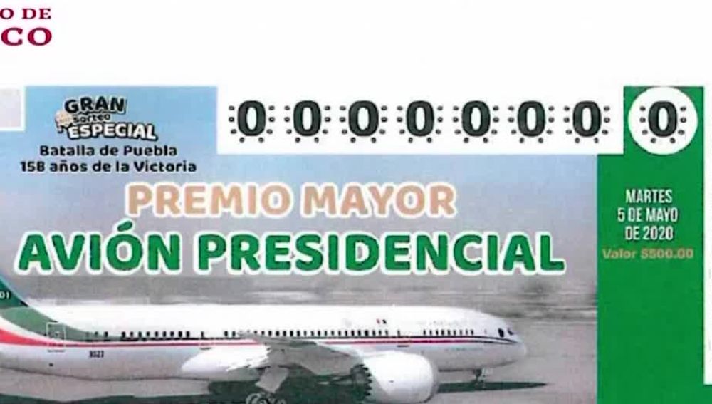 López Obrador presenta las papeletas para rifar el avión presidencial de México