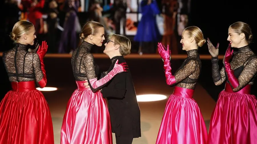 Las musas de Andrés Sardá juntas en la pasarela, quince años después Las musas de Andrés Sardá juntas en la pasarela, quince años después