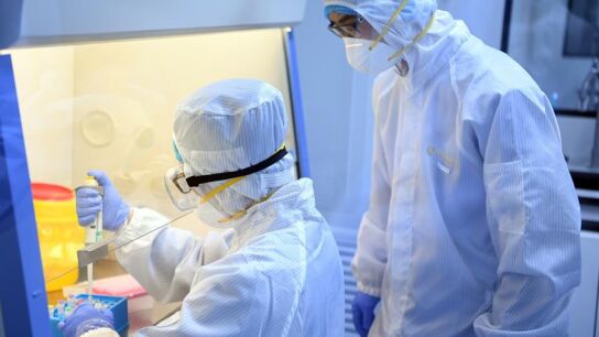 Cient&iacute;ficos chinos trabajan en un reactivo para detectar el coronavirus