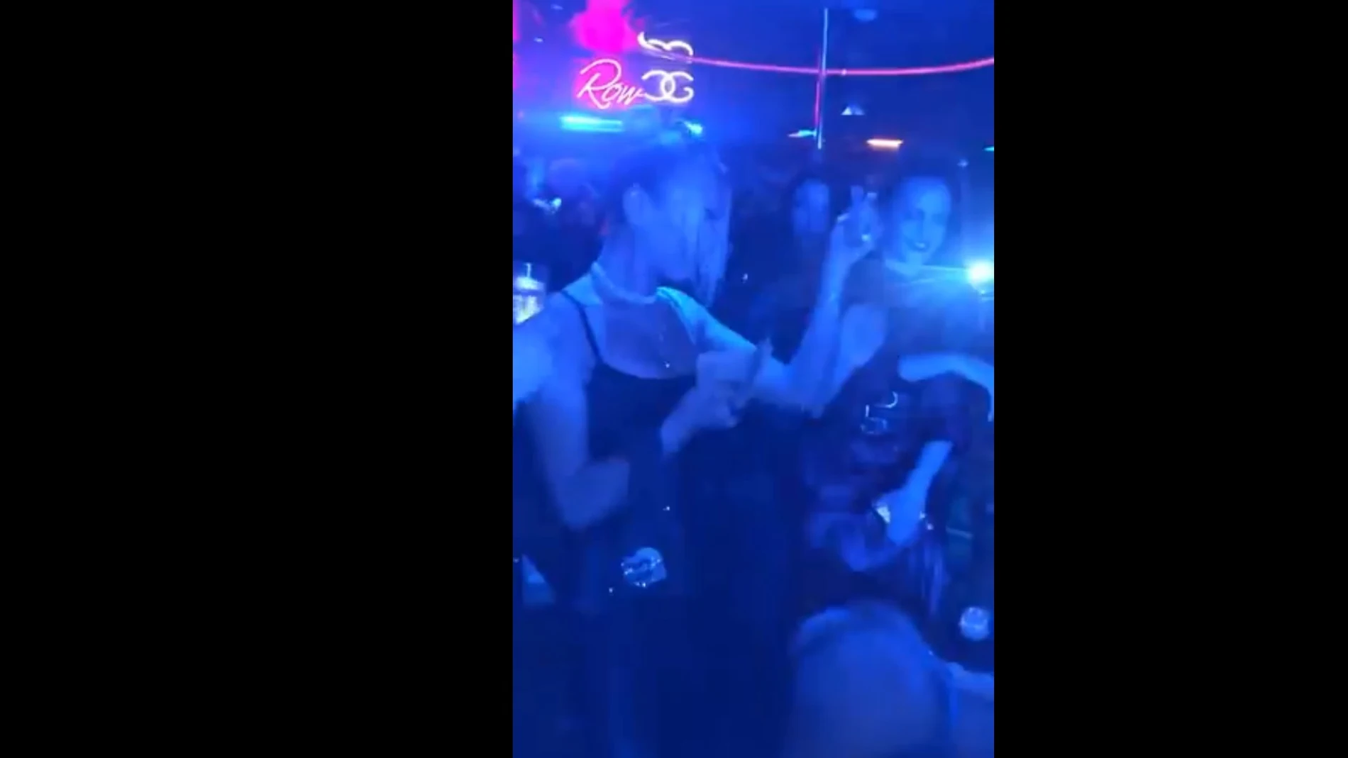 Rosalía junto a Dua Lipa Rosalía junto a Dua Lipa