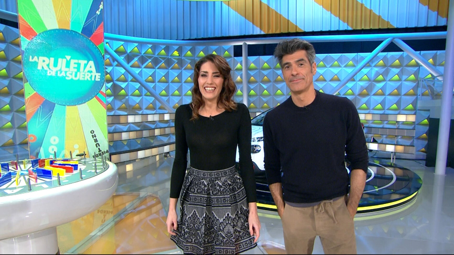 Jorge y Laura, impresionados con el nuevo coche de 'La ruleta de la suerte' 