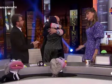 El emotivo reencuentro de Antonio Resines y Verónica Sánchez en 'El Hormiguero 3.0' El emotivo reencuentro de Antonio Resines y Verónica Sánchez en 'El Hormiguero 3.0'