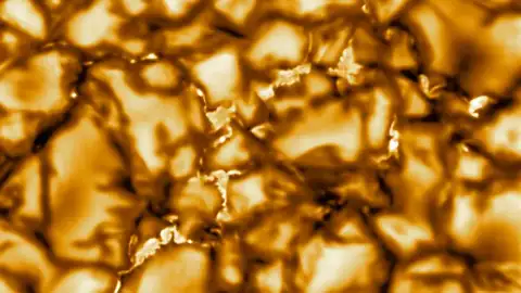 Se revelan las primera imágenes de la superficie solar Se revelan las primera imágenes de la superficie solar