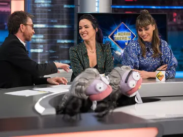 Irene Arcos, Verónica Sánchez y Pablo Motos hablan sobre el poliamor, los tríos y las relaciones clásicas Irene Arcos, Verónica Sánchez y Pablo Motos hablan sobre el poliamor, los tríos y las relaciones clásicas