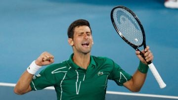 Djokovic celebra la victoria ante Federer