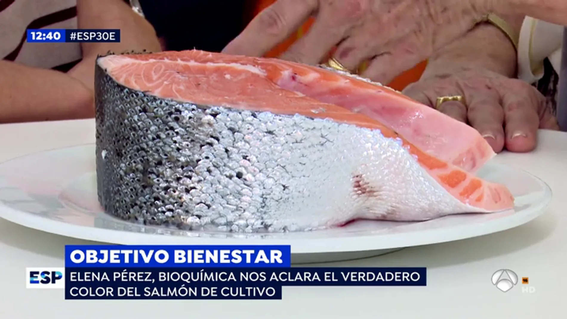 Elena Pérez, bioquímica, nos cuenta el verdadero color del salmón de cultivo